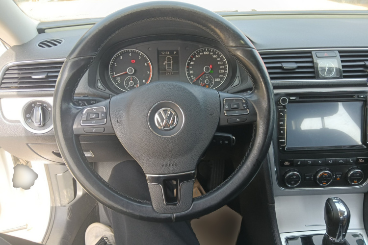 大众 帕萨特 2015款 1.8TSI DSG尊荣版中控内饰13