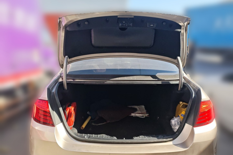 宝马5系 2017款 520Li 典雅型局部细节23