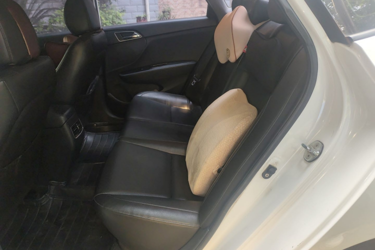 现代 名图 2014款 1.8L 自动尊贵型DLX中控内饰21