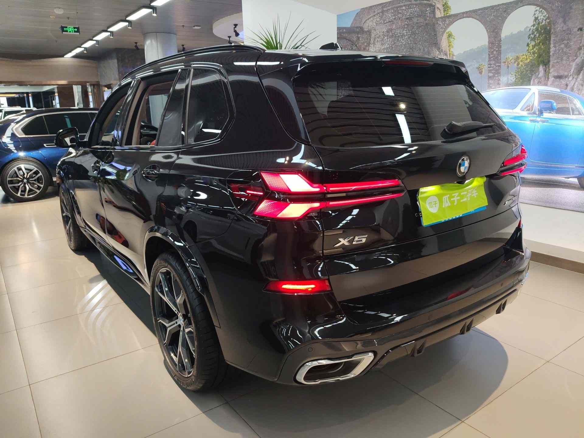 宝马X5 2026款 xDrive 30Li 尊享型M运动曜夜套装(3)