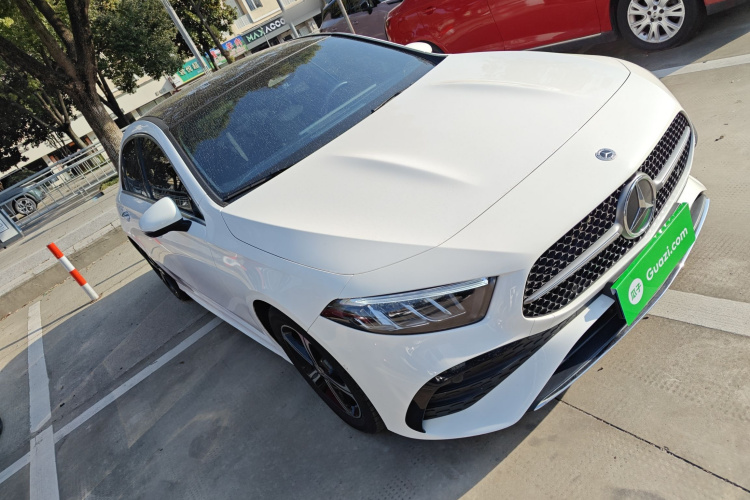 奔驰A级 2023款 A 200 L 时尚型车身外观3