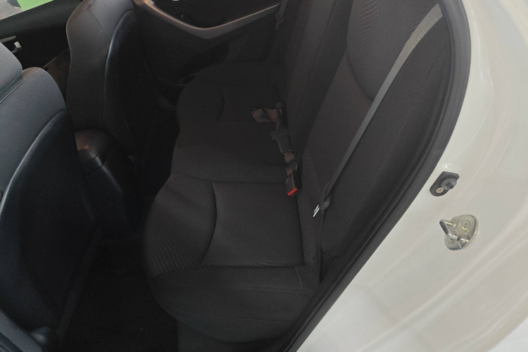 现代 朗动 2015款 1.6L 自动领先型中控内饰7004