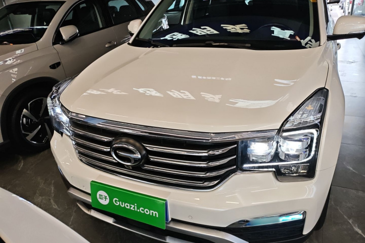 广汽传祺 传祺GS8 2017款 320T 两驱豪华智联版（七座）车身外观2