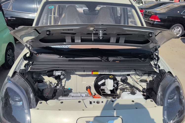 五菱汽车 宏光MINIEV 2025款 四门版 进阶款机舱底盘24