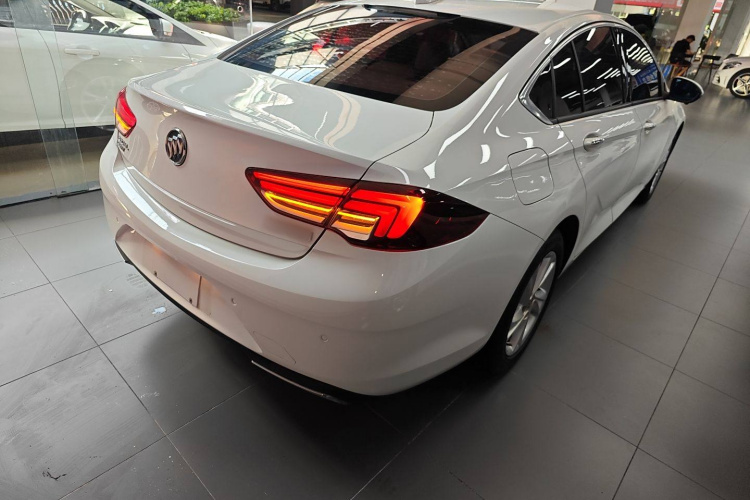 别克 君威 2020款 552T 精英型车身外观6005