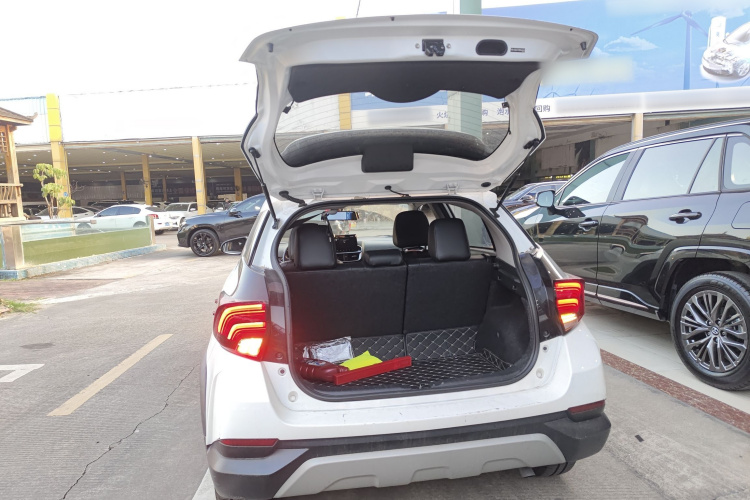 丰田 YARiS L 致炫 2020款 致炫X 1.5L CVT尊贵版机舱底盘23