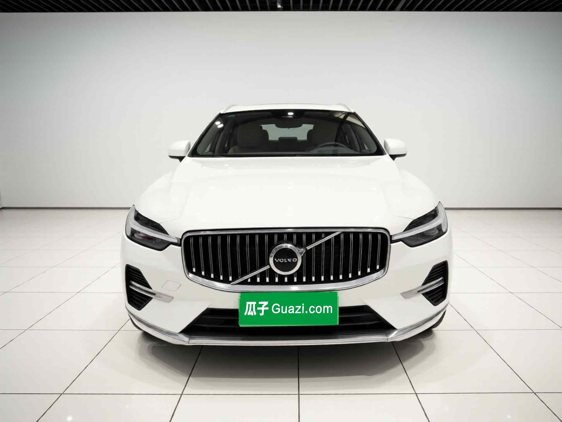 沃尔沃XC60 2024款 B5 四驱智逸豪华版(1)