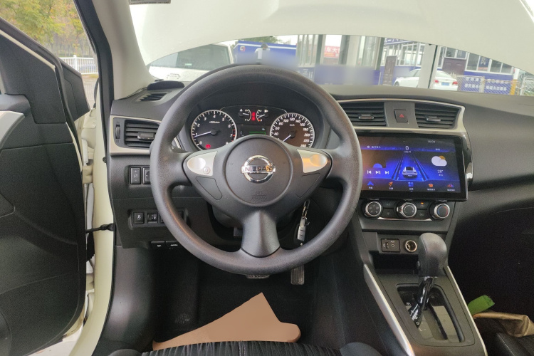日产 轩逸 2022款 经典 1.6XE CVT舒适版中控内饰13