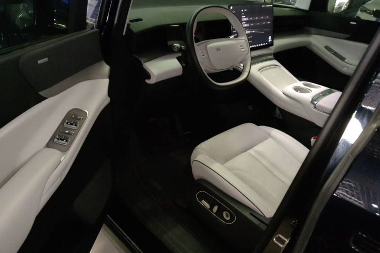 小鹏X9 2024款 610长续航Pro中控内饰7003