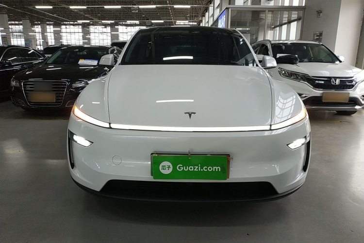 特斯拉 Model Y 2025款 长续航全轮驱动 首发版车身外观2