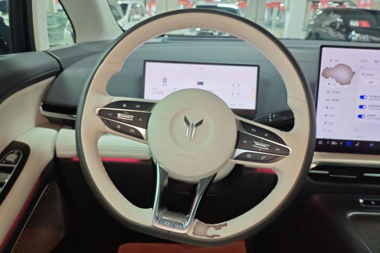 岚图汽车 岚图梦想家 2025款 PHEV 四驱旗舰鲲鹏版中控内饰13