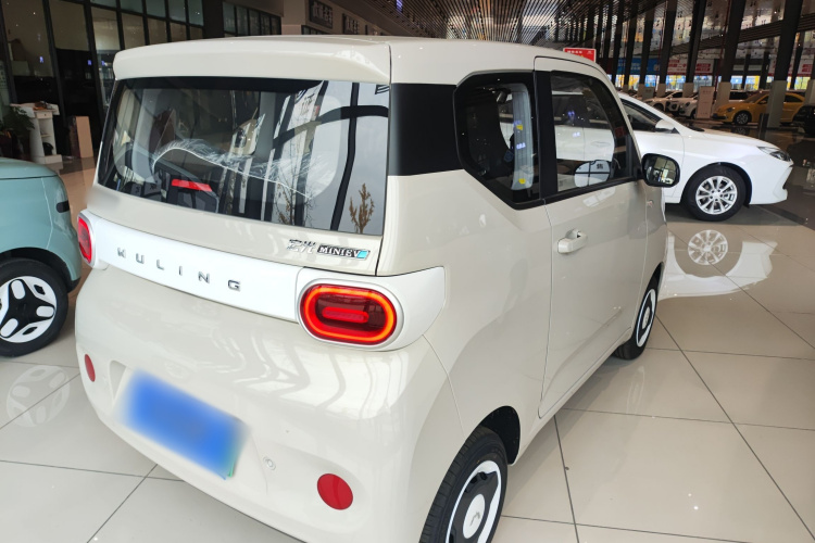 五菱汽车 宏光MINIEV 2024款 第三代 215km 青春版车身外观7