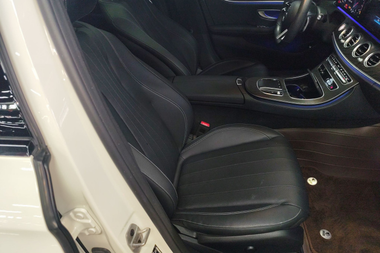 奔驰E级(进口) 2021款 改款 E 260 豪华型运动版局部细节41