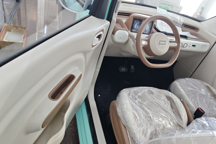 奔腾小马 2026款 222km 炫彩马中控内饰7003