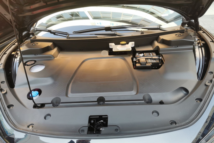 小鹏MONA M03 2025款 502 长续航 Max机舱底盘24