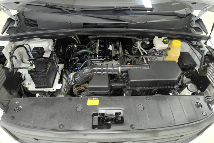 五菱汽车 五菱宏光PLUS 2020款 1.5L 手动标准型 7座机舱底盘24