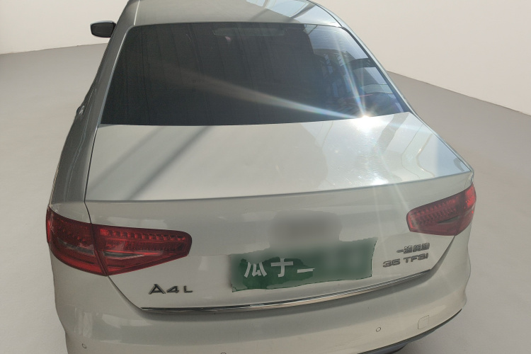 奥迪A4L 2016款 35 TFSI 典藏版 S line舒适型车身外观6