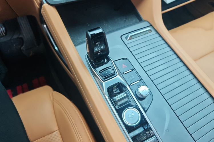 领克09 EM-P 2024款 2.0TD EM-P 四驱ULTRA 六座局部细节18