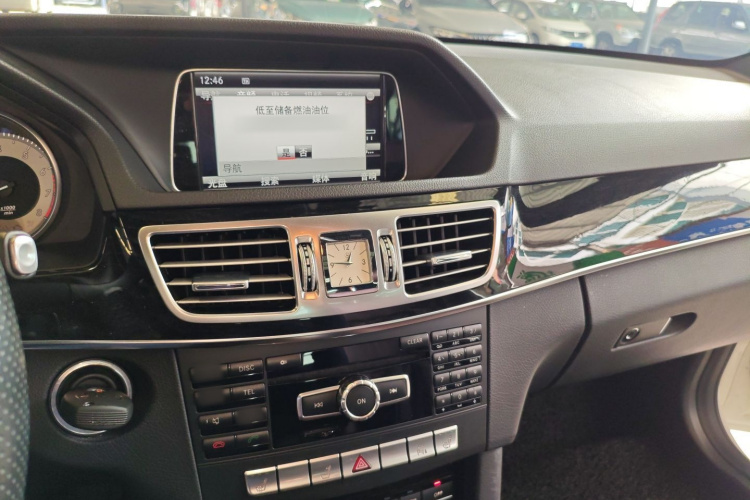 奔驰E级 2014款 改款 E 300 L 运动型局部细节16