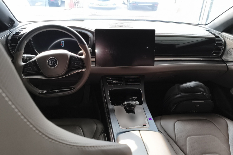 比亚迪 汉 2022款 EV 创世版 610KM四驱尊享型中控内饰12