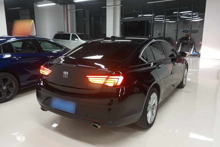 别克 君威 2024款 28T 纵享版车身外观7