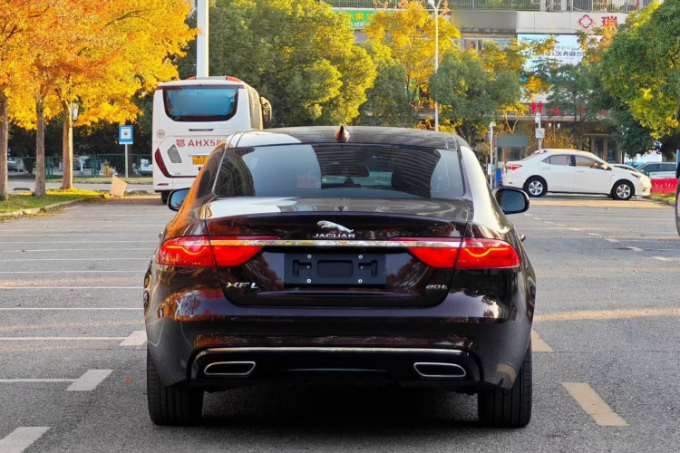 捷豹XFL 2020款 XFL 2.0T P200 两驱精英版车身外观6002