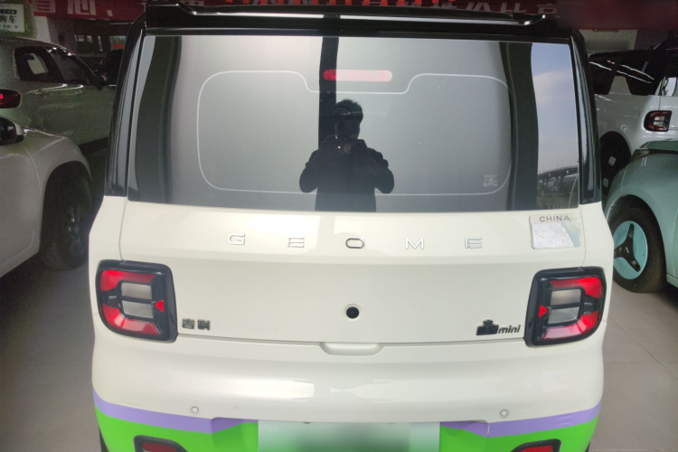 吉利银河 2023款 熊猫mini 200km 灵动熊车身外观6