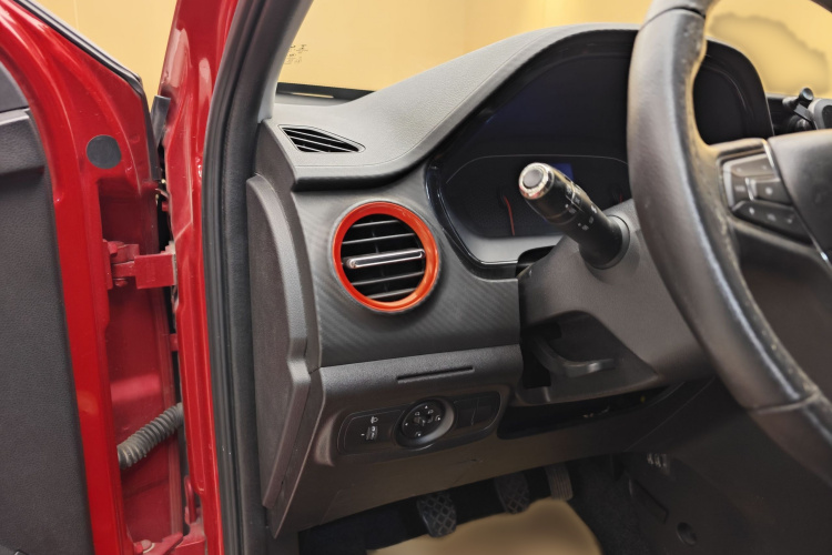 奇瑞 瑞虎3X 2017款 1.5L 手动时尚版中控内饰7002