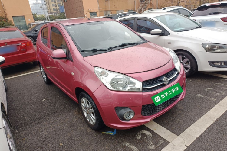 铃木 奥拓 2013款 1.0L 手动豪华型车身外观3