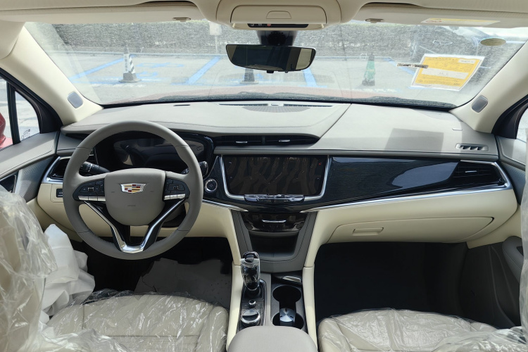 凯迪拉克XT6 2022款 2.0T 七座四驱豪华型标准版中控内饰7001