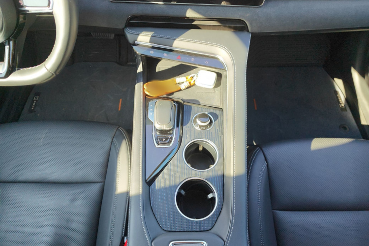 极氪001 2022款 长续航双电机 WE版局部细节18