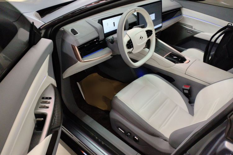 东风奕派 eπ007 2024款 纯电 540四驱Max版中控内饰7003