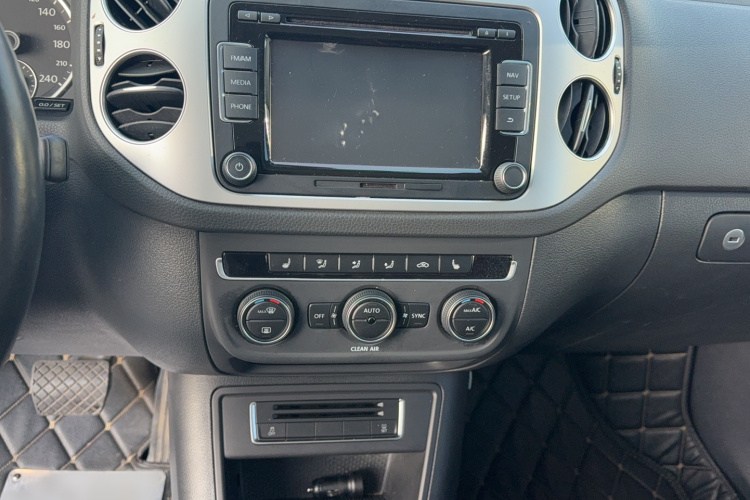 大众 途观 2016款 300TSI 自动两驱豪华版局部细节16