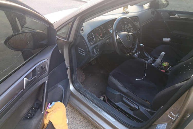 大众 高尔夫 2017款 1.6L 自动舒适百万辆纪念版中控内饰7003