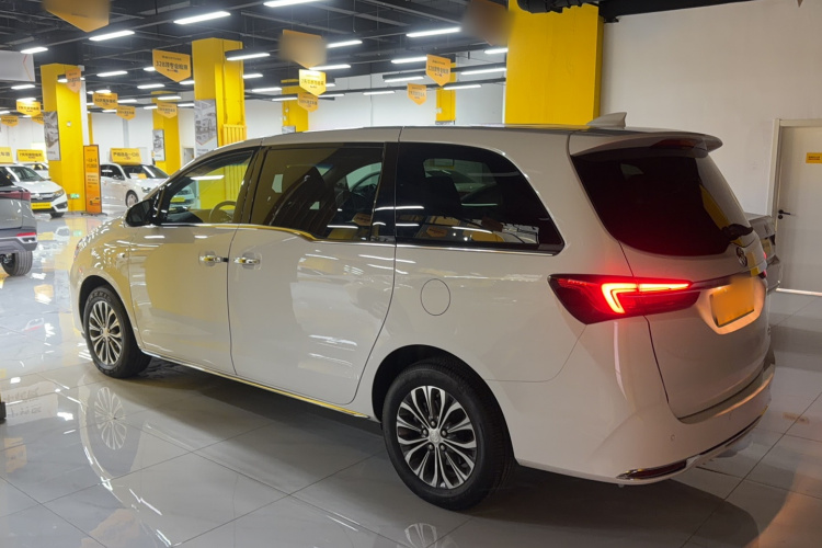 别克GL8 2023款 陆上公务舱 652T 豪华型车身外观6005