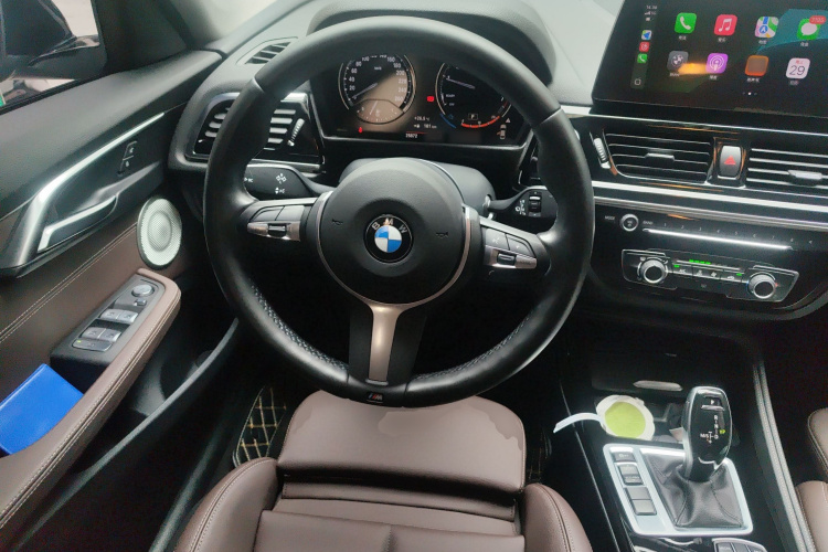 宝马1系 2022款 120i M运动曜夜版中控内饰13