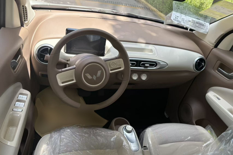 五菱汽车 宏光MINIEV 2025款 四门版 进阶款中控内饰7002