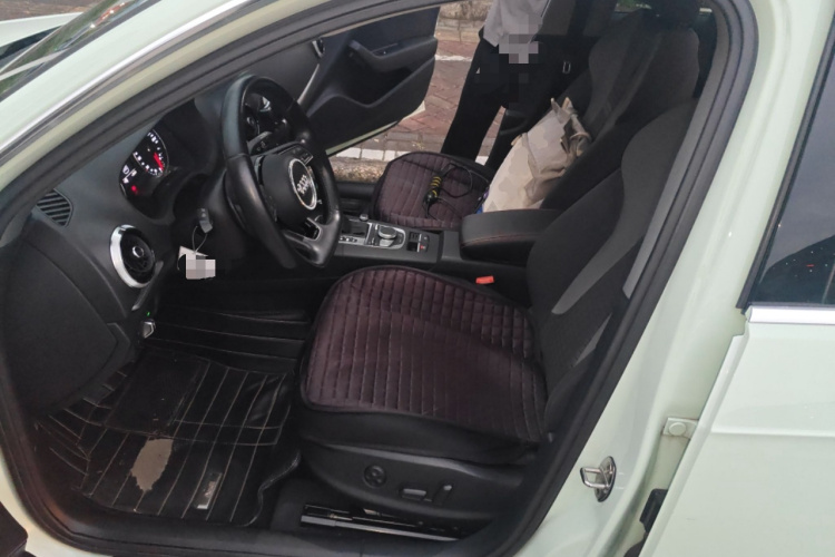 奥迪A3 2017款 Sportback 35 TFSI 运动型中控内饰19