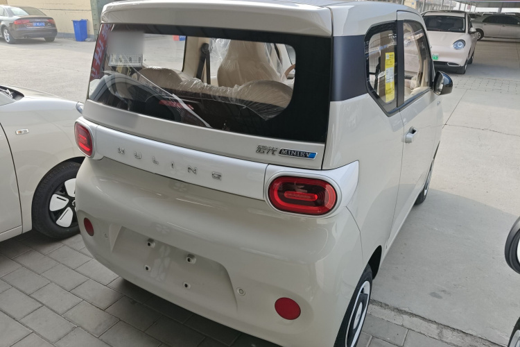 五菱汽车 宏光MINIEV 2024款 第三代 215km 青春版车身外观7