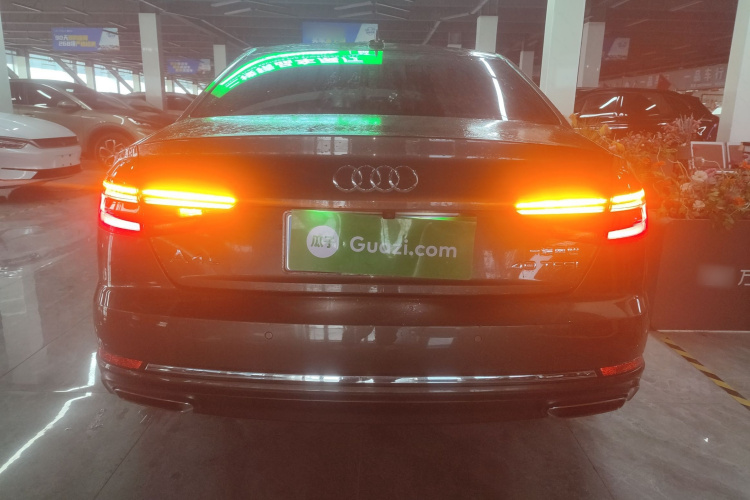 奥迪A4L 2018款 30周年年型 40 TFSI 进取型车身外观6