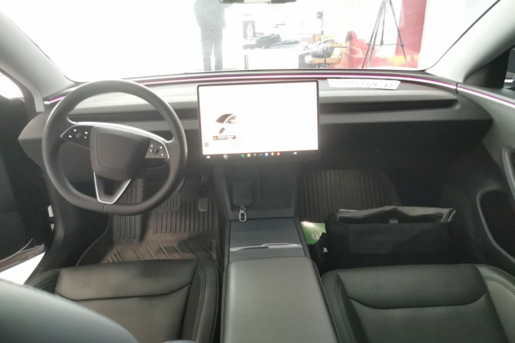 特斯拉 Model 3 2023款 后轮驱动版中控内饰12