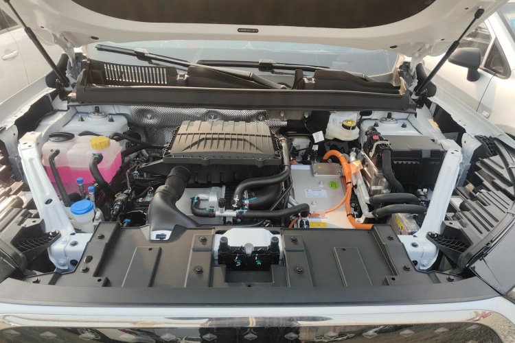 奇瑞 风云T8 2025款 1.5T 130km 舒适版5座机舱底盘24