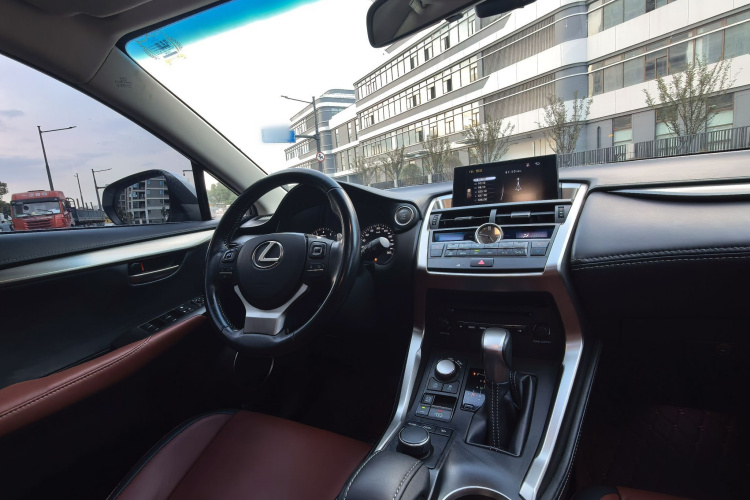 雷克萨斯NX 2015款 200t 全驱 锋尚版中控内饰7007