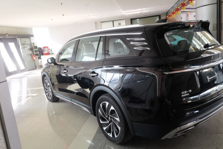 红旗HS7 PHEV 2024款 2.0T PHEV 四驱旗畅版 6座车身外观4