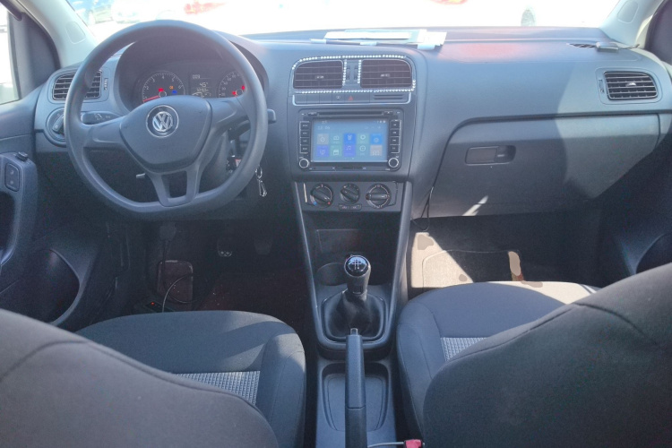 大众 Polo 2014款 1.4L 手动风尚版中控内饰7002
