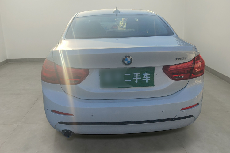 宝马1系 2018款 118i 运动型车身外观6