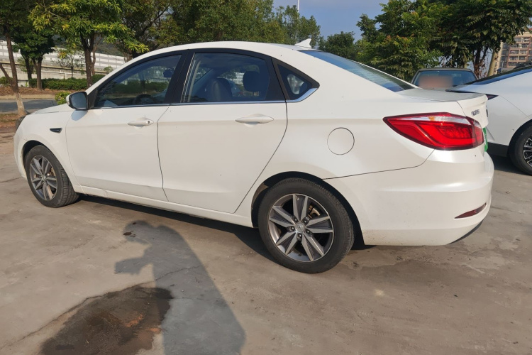 长安 逸动 2016款 1.6L 自动风尚型车身外观4