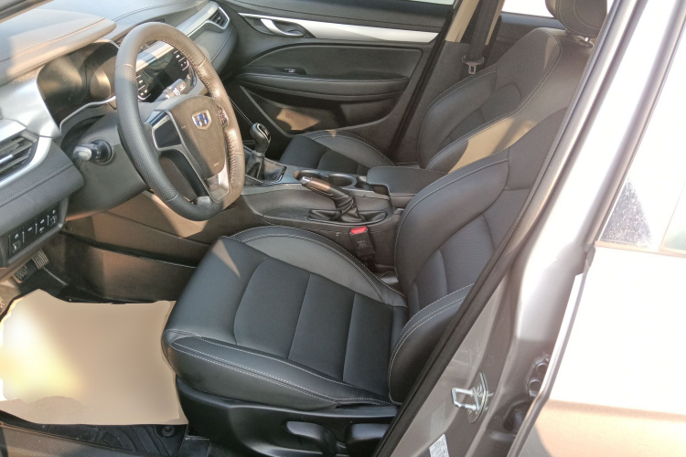 吉利汽车 帝豪 2018款 1.5L 手动向上互联版中控内饰19