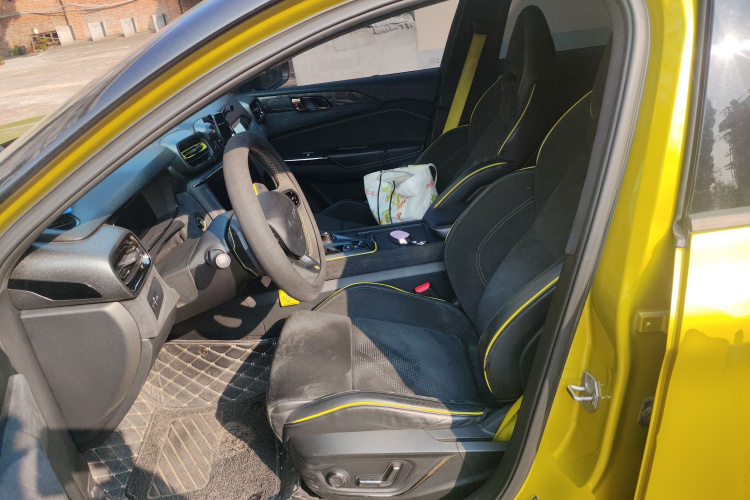 领克03 2019款 03+ 2.0TD 自动驭风版中控内饰19