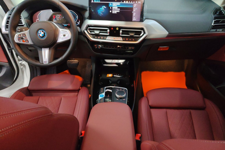 宝马iX3 2024款 创领型中控内饰7001